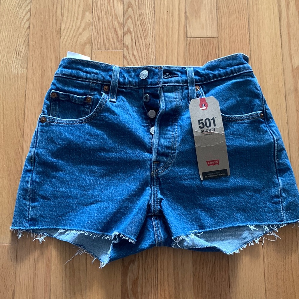 LEVI’s 501 Shorts Size 25 - BRAND NEW